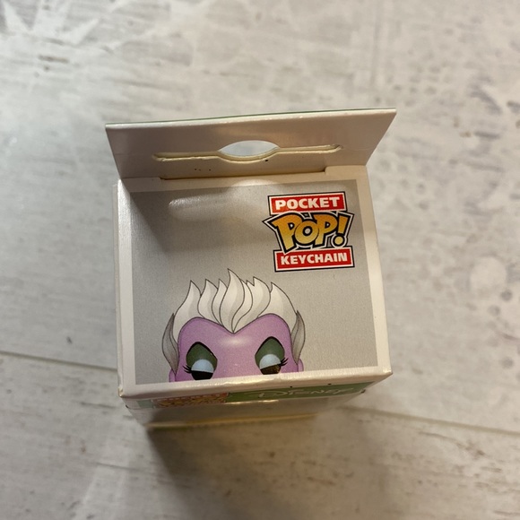Funko Pop Ursula Metallic Disney Exclusive Pocket Pop Keychain - Picture 8 of 10
